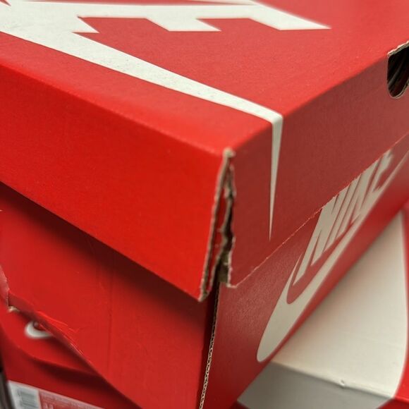 ⭐️NIKE DUNK LOW RETRO SE SNEAKERS - Picture 14 of 14